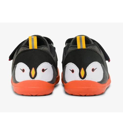 Dětské tenisky barefoot s motivem tučňáka na zadní části bot.