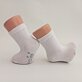 bílé kojenecké ponožky